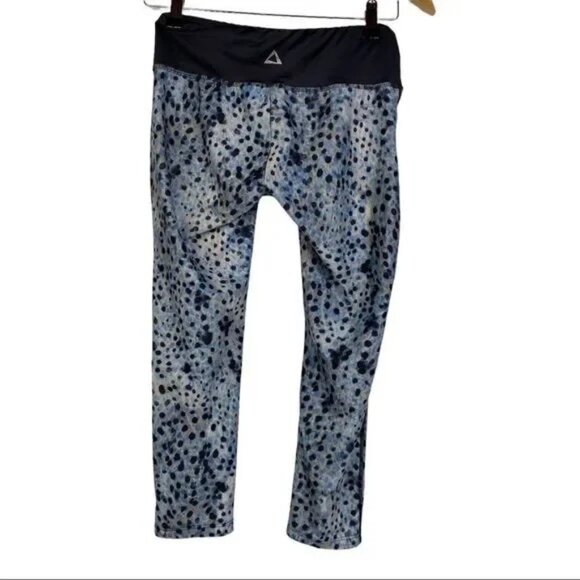 PRISM SPORT WOMEN'S BLUE/BLACK PATTERN ATHLETIC CAPRI LEGGINGS SIZE SMALL-EUC - Picture 4 of 4